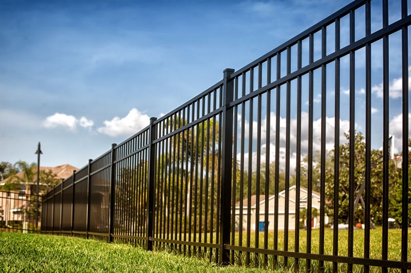 When to Hire a Fence Service